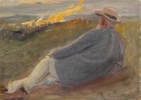 Ancher Anna رجل بقبعة من القش مستلقية في الكثبان الرملية تراقب حريقًا