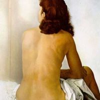 Dali Gala desnuda desde atrás mirando en un espejo invisible