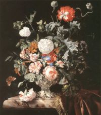 Michiel Louis Ein Stillleben von Rosen Mohn Nelken Convovulus und Ringelblumen in einer silbernen Vase