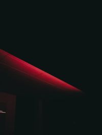 ضوء السقف الأحمر طباعة أبيض وأسود