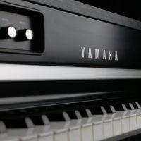 Yamaha toetsen zwart-wit print